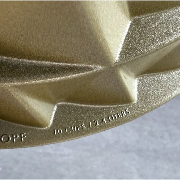 Nordic Ware Kugelhopf Bundt Pan 10 Cup Cake Pan  Bakeware - Picture 6 of 9